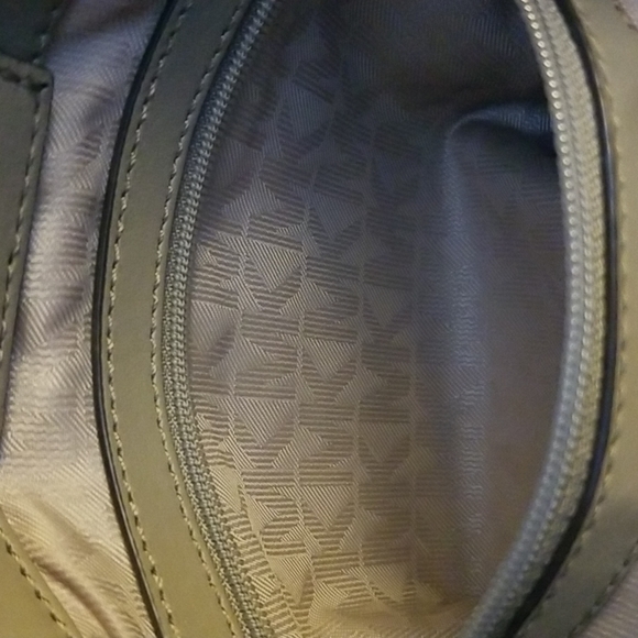 MK leather bag - Picture 11 of 17